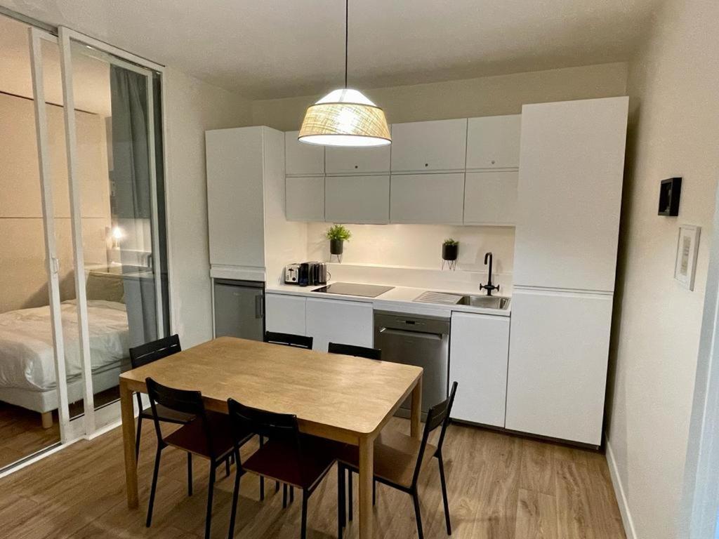 St Germain Beauvoir Chicsuites Париж Екстериор снимка